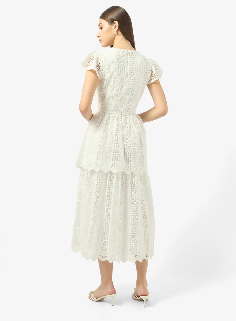 جاست مي فستان ميدي بأكمام قصيرة وتفاصيل دانتيل